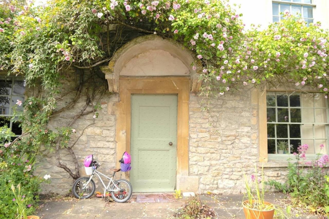 Lovely Property In The Heart Of Somerset, Sleeps 9 Shepton Mallet Exterior photo